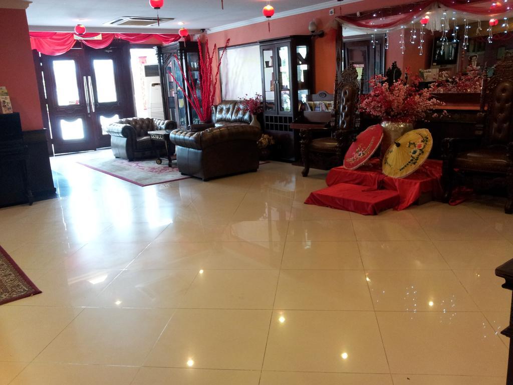 Straits Hotel 3*