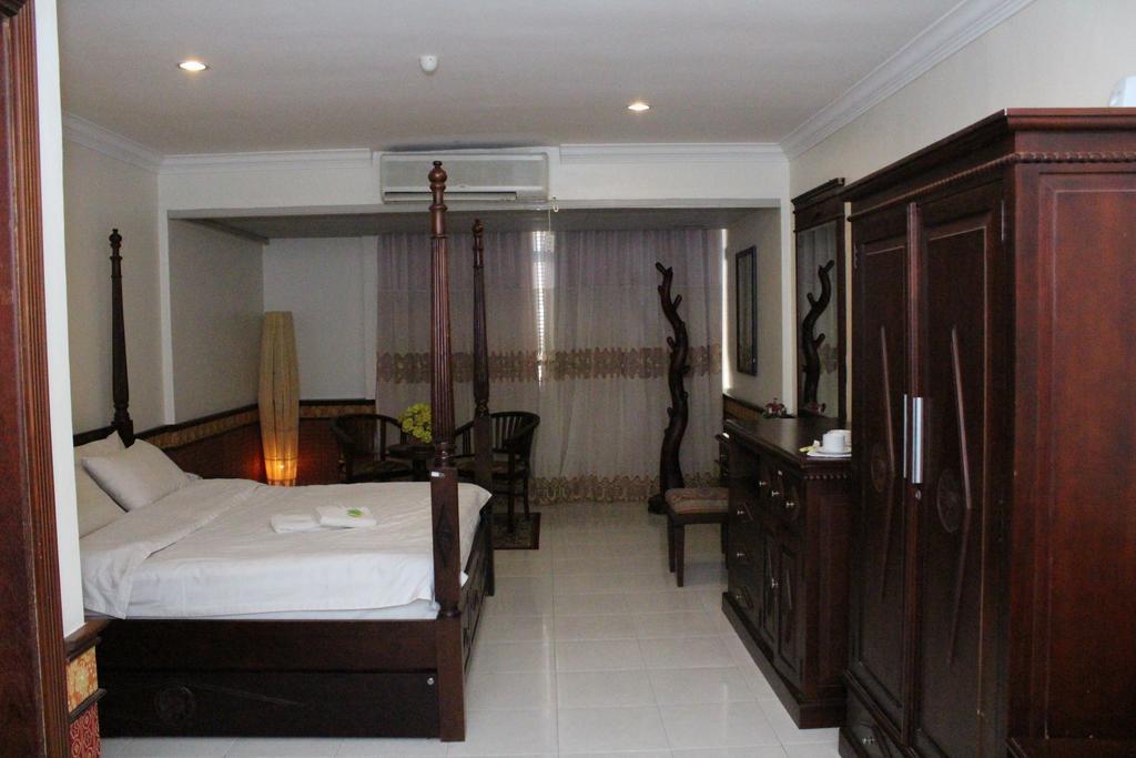 Straits Hotel 3*