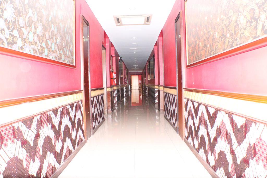 Straits Hotel