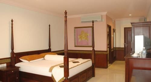 Hotel Straits