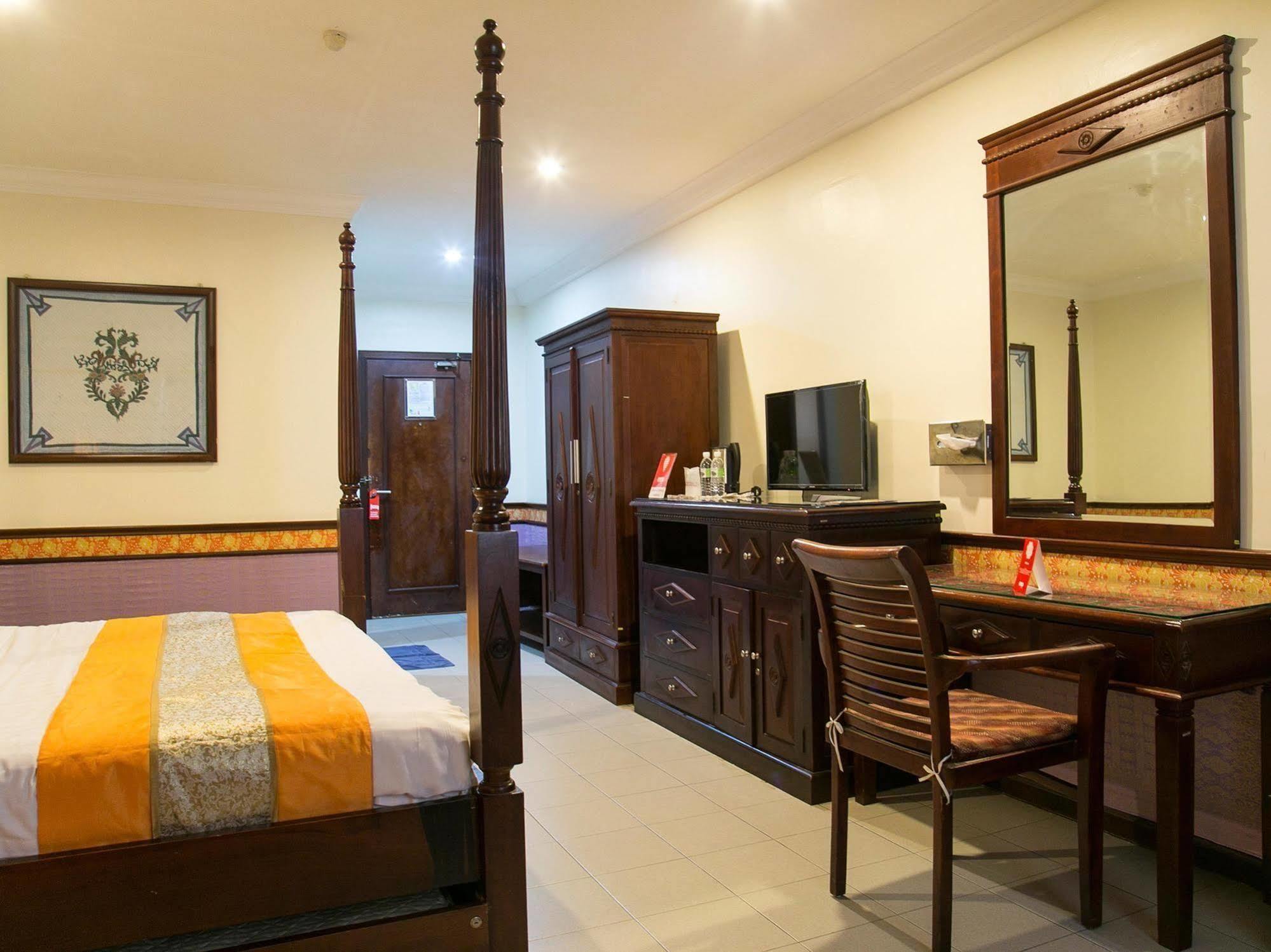 Hotel Straits